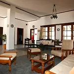 Melikari فندق سكيروس